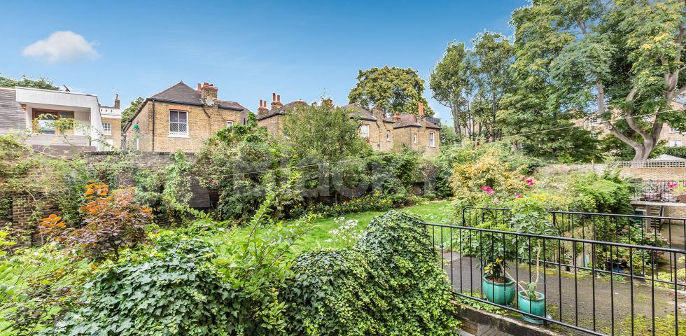 Stunning two bed with easy access to City and Central London! Great Percy Street, Kings Cross